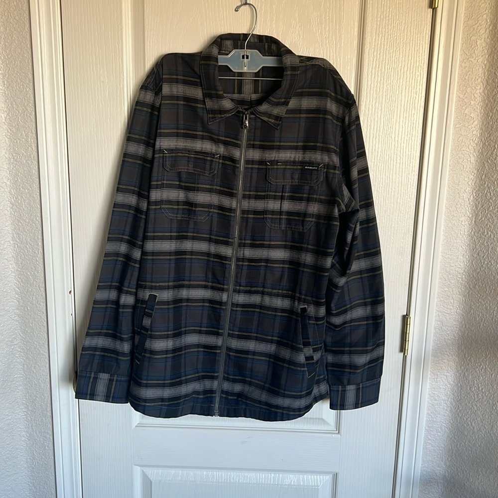 Oakley zip up shirt jacket: XLT